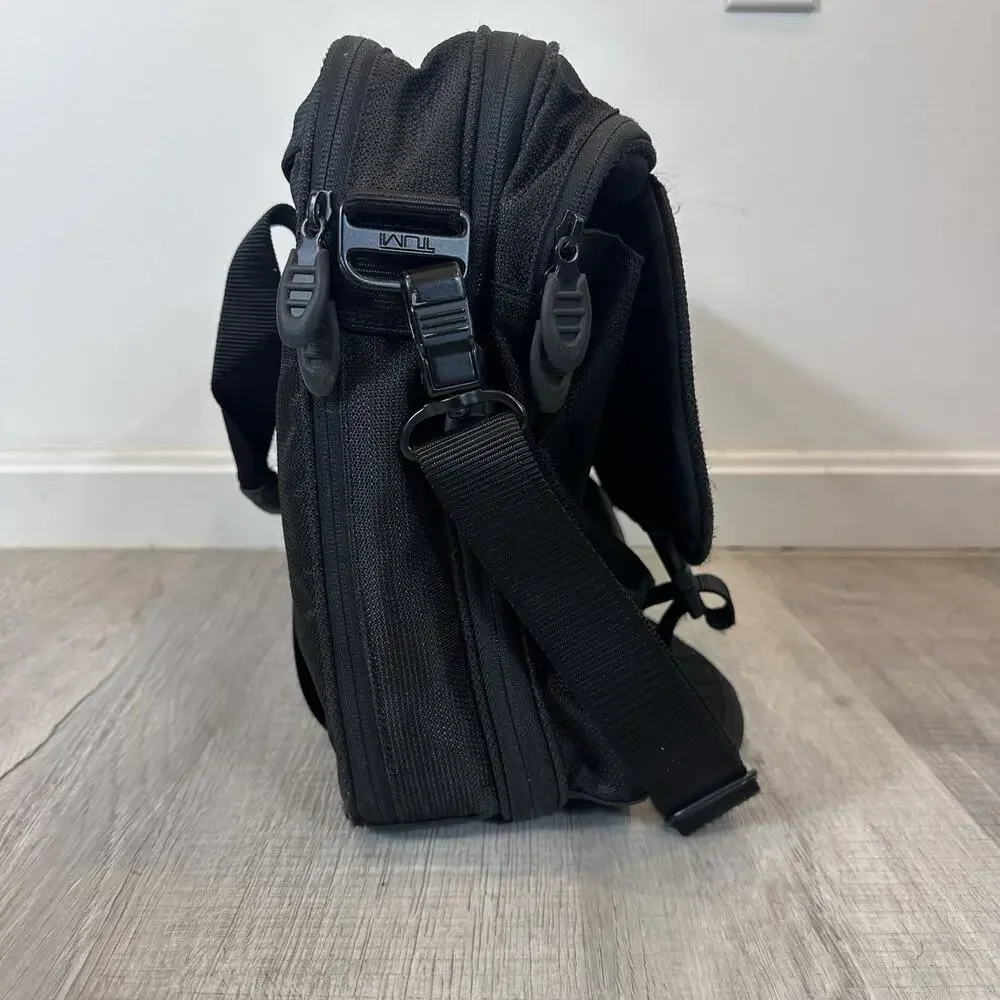 Tumi T Tech Expandable Shoulder Laptop Bag Briefcase Ballistic Nylon Black 564c